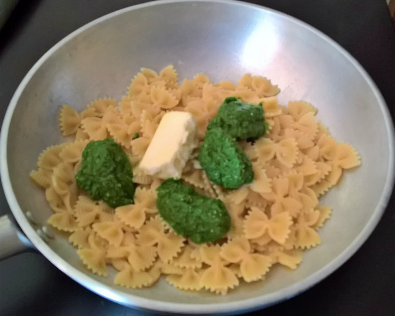 Farfalle con pesto di rucola